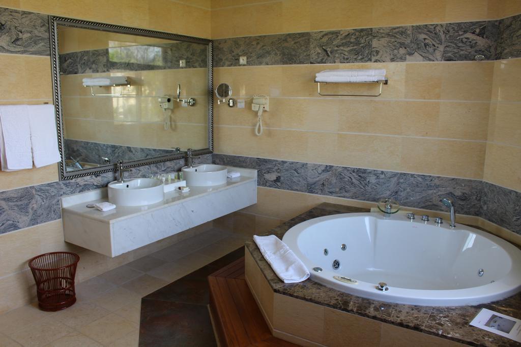 Hotel Paon D'Or Antananarivo Oda fotoğraf